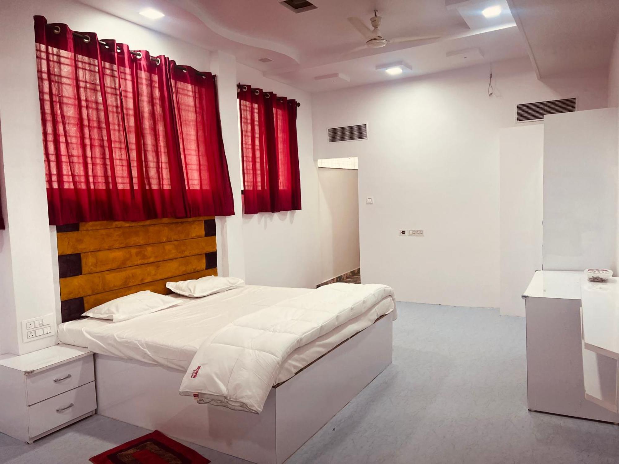Lotus Hotel Nagpur Exterior photo